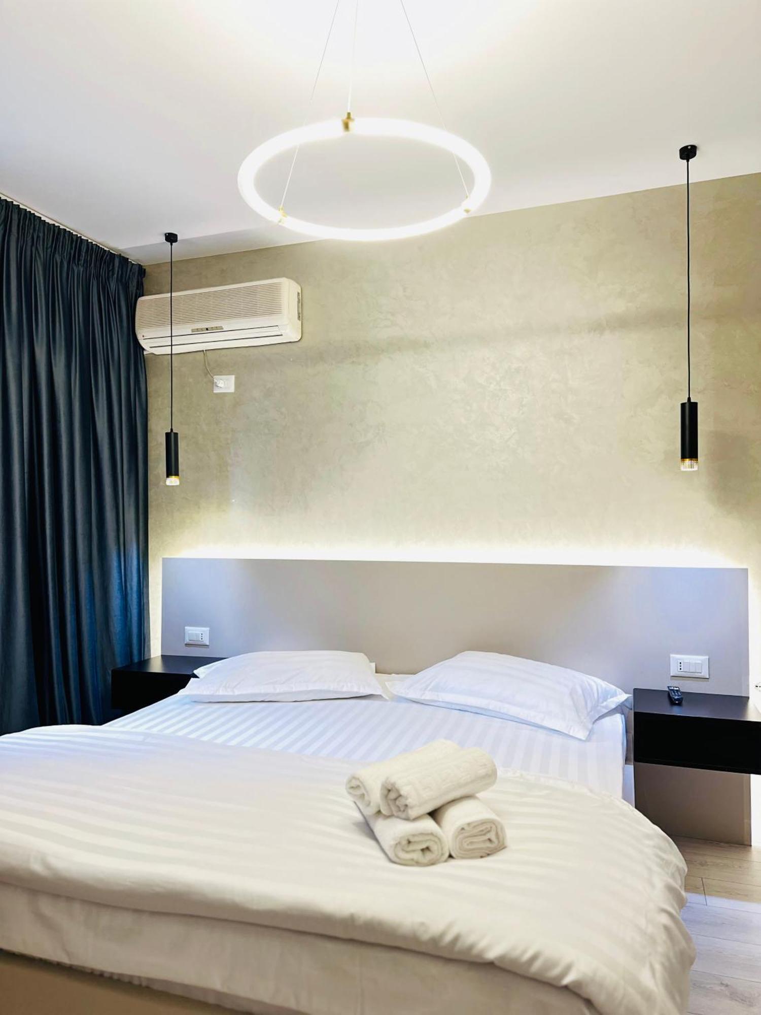 Luxurious Central Stay - Self Check-In 地拉那 外观 照片