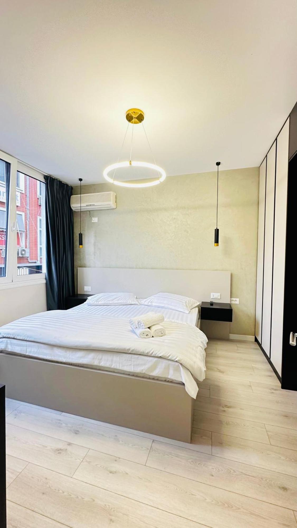 Luxurious Central Stay - Self Check-In 地拉那 外观 照片