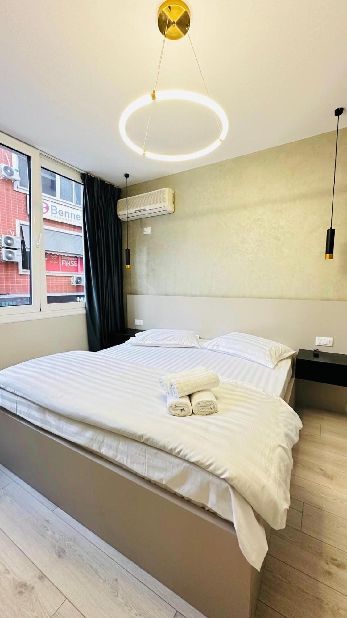 Luxurious Central Stay - Self Check-In 地拉那 外观 照片