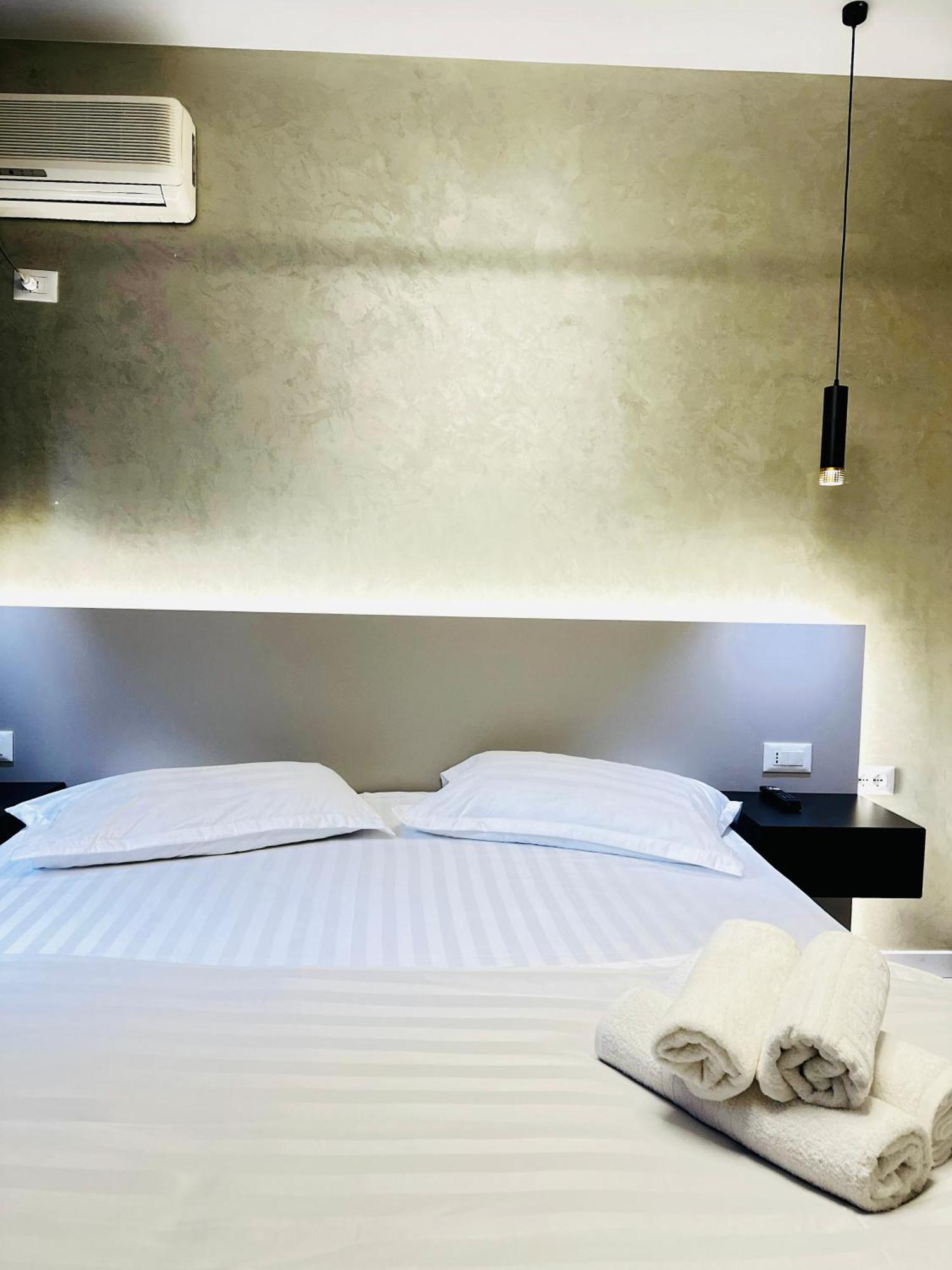 Luxurious Central Stay - Self Check-In 地拉那 外观 照片