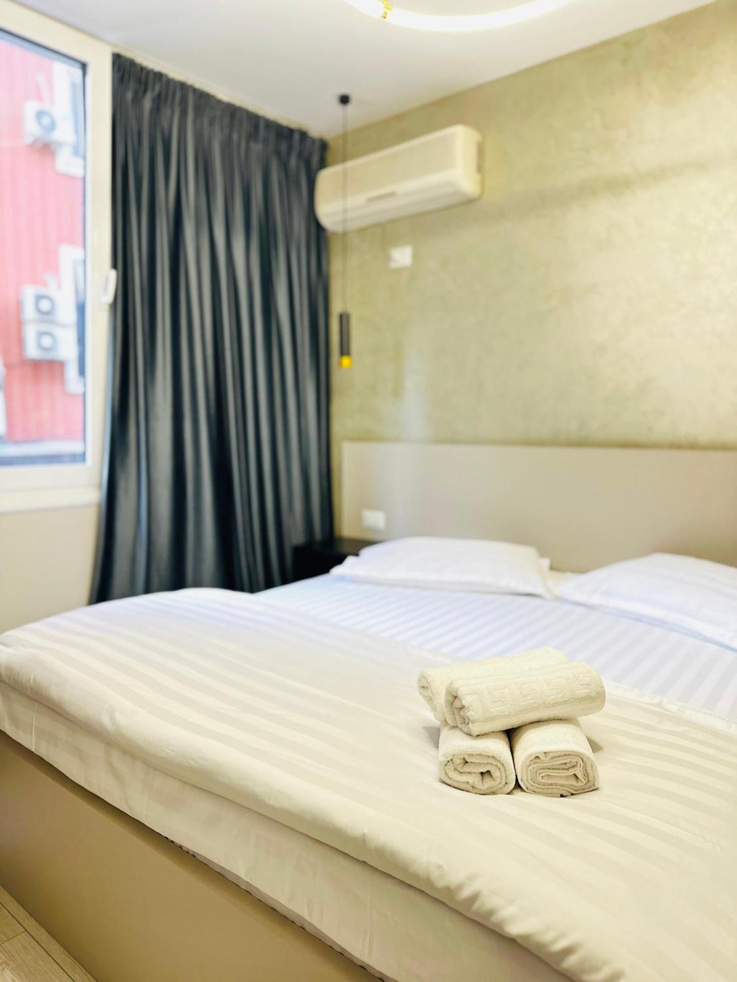 Luxurious Central Stay - Self Check-In 地拉那 外观 照片